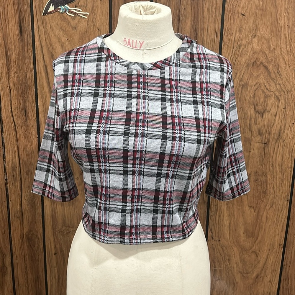 Women’s plaid Crop top Bundle Size Medium